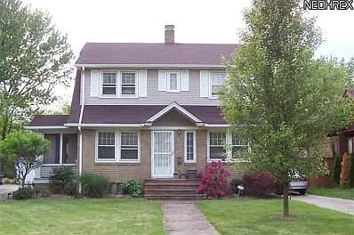 166 Trumbull Ave SE photo 1