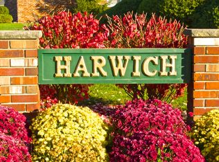 26 Harwich Ct, Scotch Plains, NJ 07076