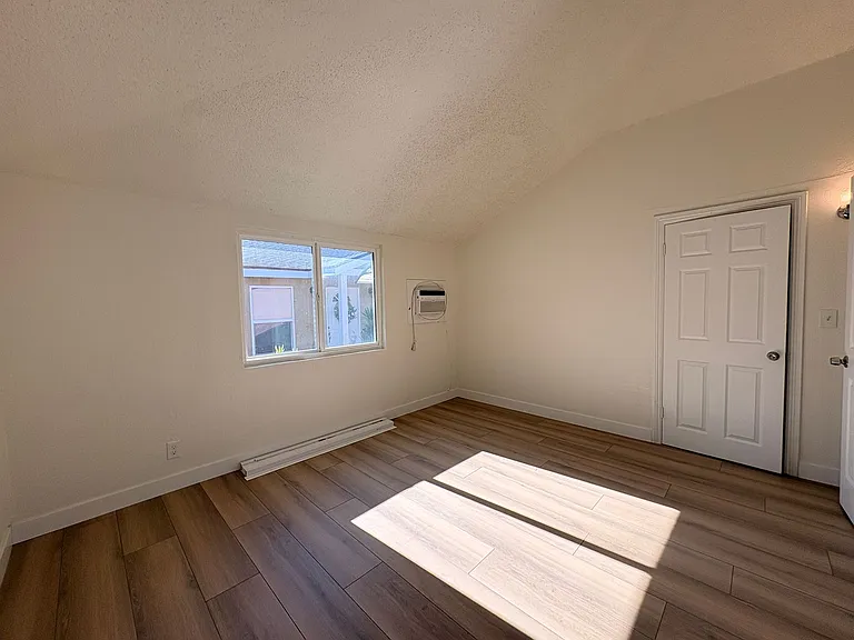 15635 Curtis Ave #1 — Photo 17
