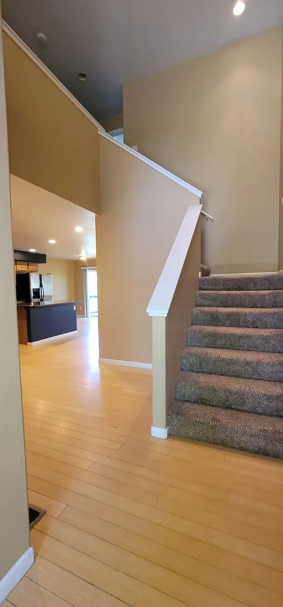 Entry - 668 Alder Ridge Ln