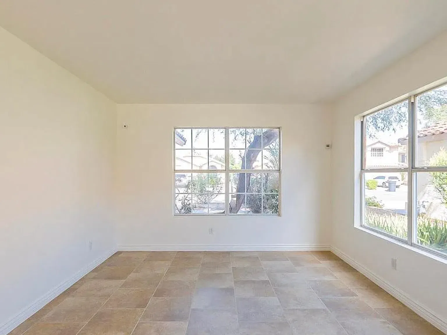 4 bed, 2.5 bath, 1975 sqft, $2,695 — Photo 4