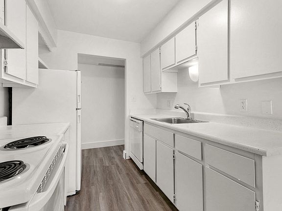 White Kitchen