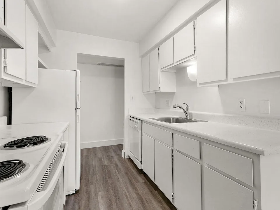 White Kitchen