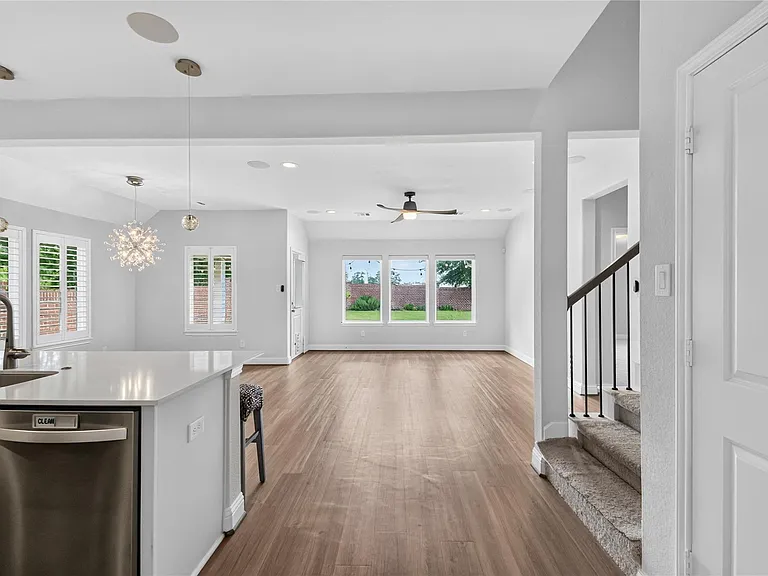 2524 Hagerman Ct — Photo 13