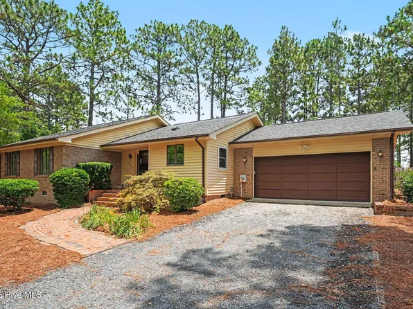 1555 Longleaf Drive E, Pinehurst, NC 28374