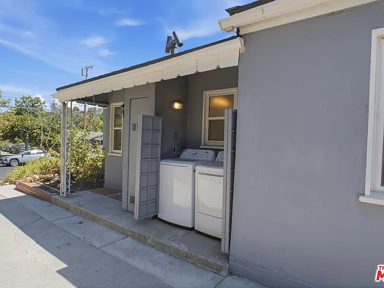 4867 Wiota St — Photo 10