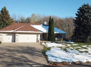 8648 Jenner Ln S, Cottage Grove, MN 55016