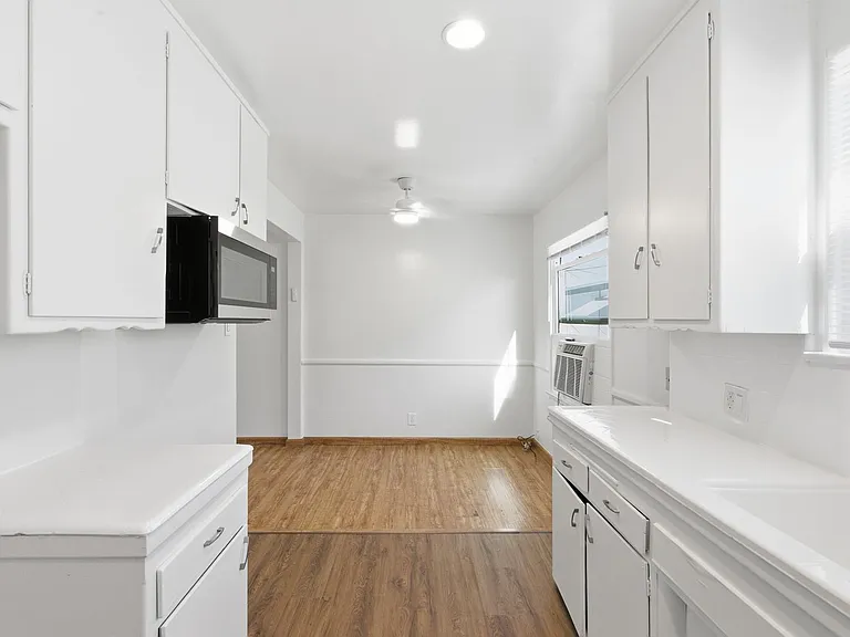 20610 Hartland Street — Photo 6