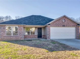220 S 12th St, Barling, AR 72923