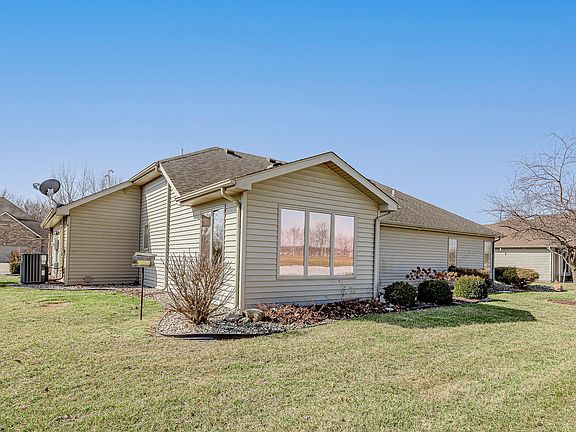 5th image of 301 S Eagle Glen Trl