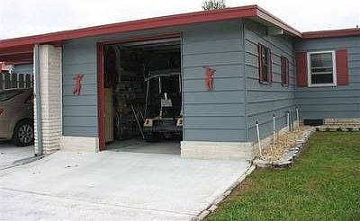 1st image of 136 Clover Ct