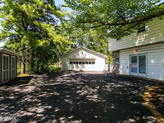 4th image of 1088 Bramly Dr
