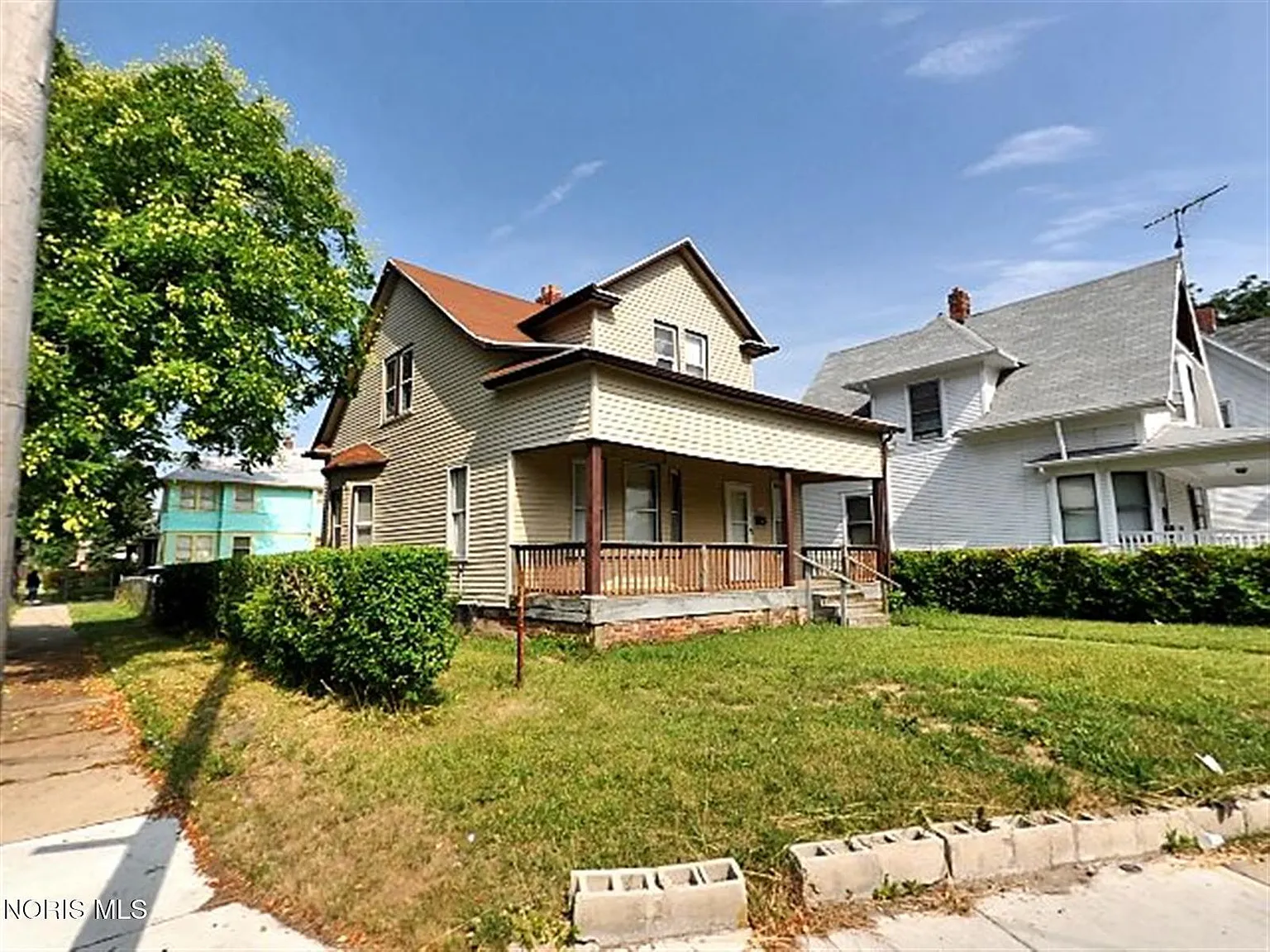 2841 N Detroit Ave photo 1