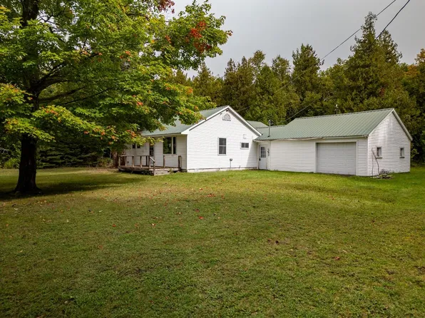 1916 Us Highway 2 W, Saint Ignace, MI 49781