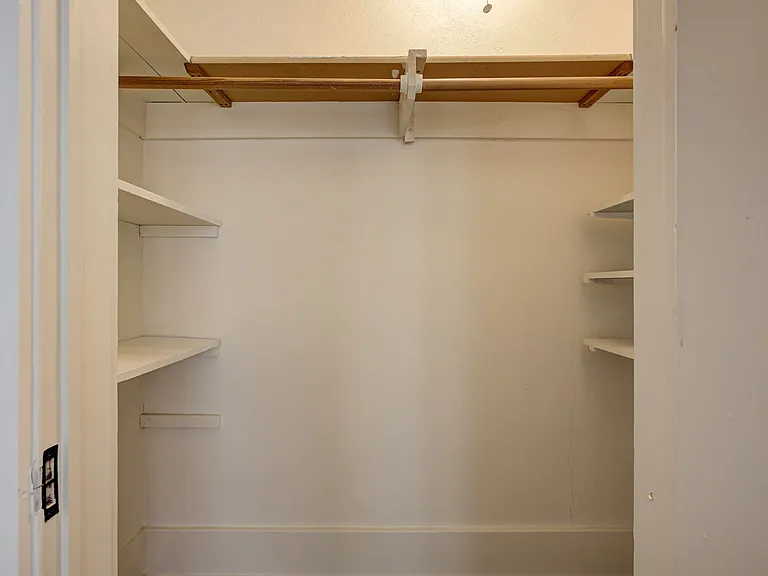 311 S Webster Ave #4 — Photo 17