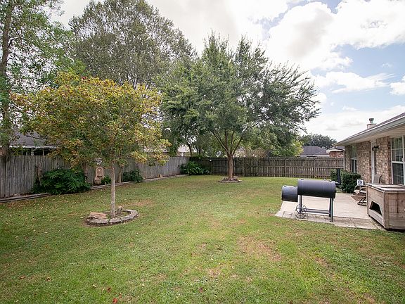 4th image of 13054 Woodbridge Ct