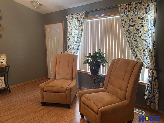 4th image of 1000 W Grassland Ln