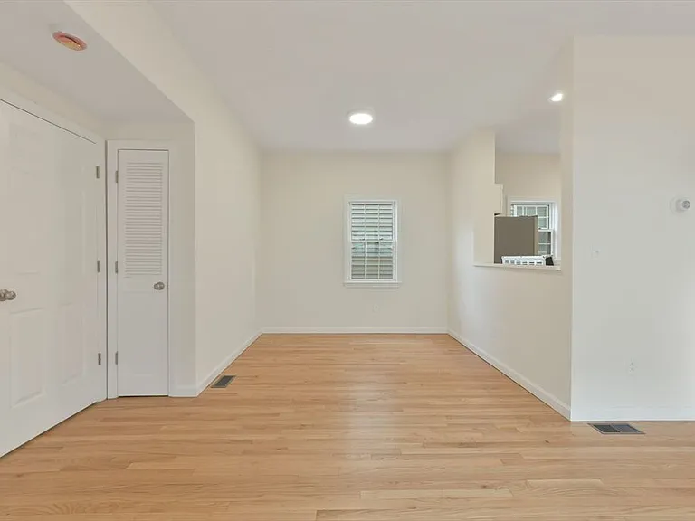 39 Middle St #1 — Photo 3
