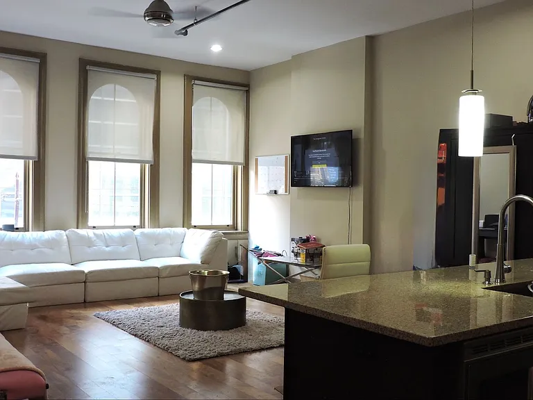 641 Walnut St Apartments — Photo 6
