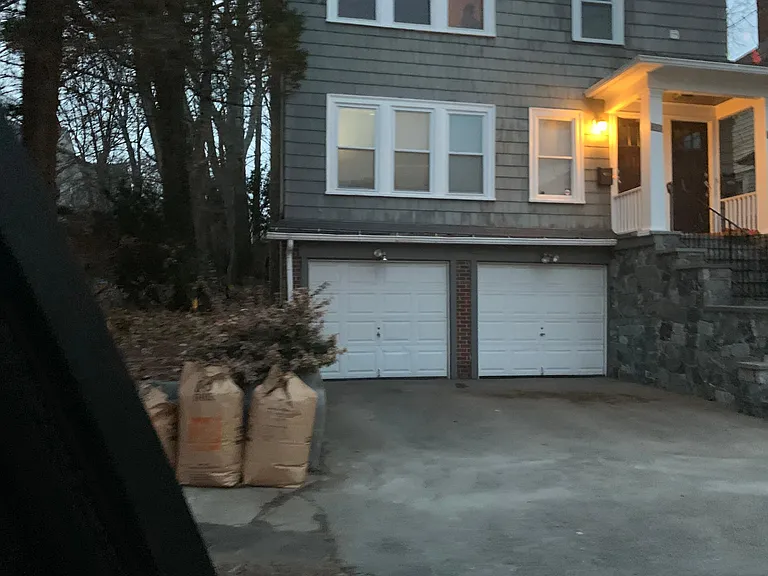 382 Morris Ave — Photo 17