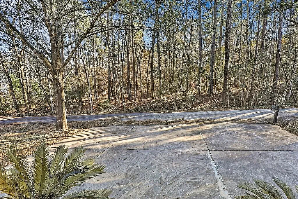5 bed, 2708 sqft, $2,400 — Photo 4
