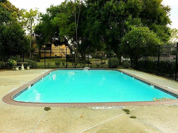 2nd image of 10555 Turtlewood Ct Unit 2004