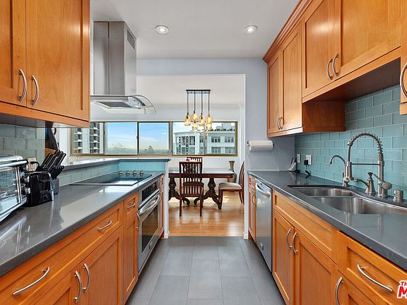 3rd image of 10701 Wilshire Blvd APT 503