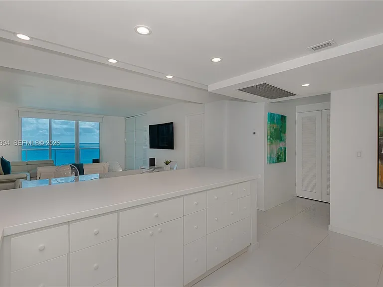 2301 Collins Ave #1538 — Photo 16