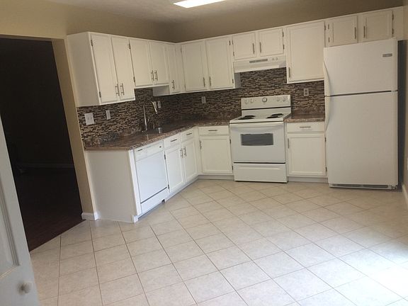 3rd image of 22074 Saint Clements Cir