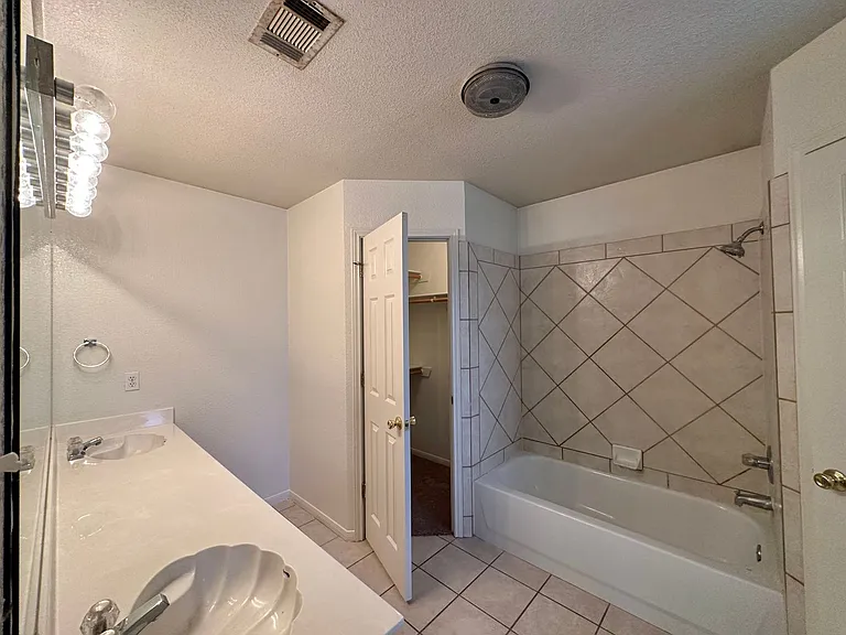 2208 Jay Dr — Photo 10