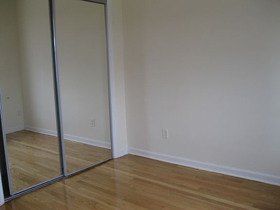 3rd image of 3414 44th St APT 3F