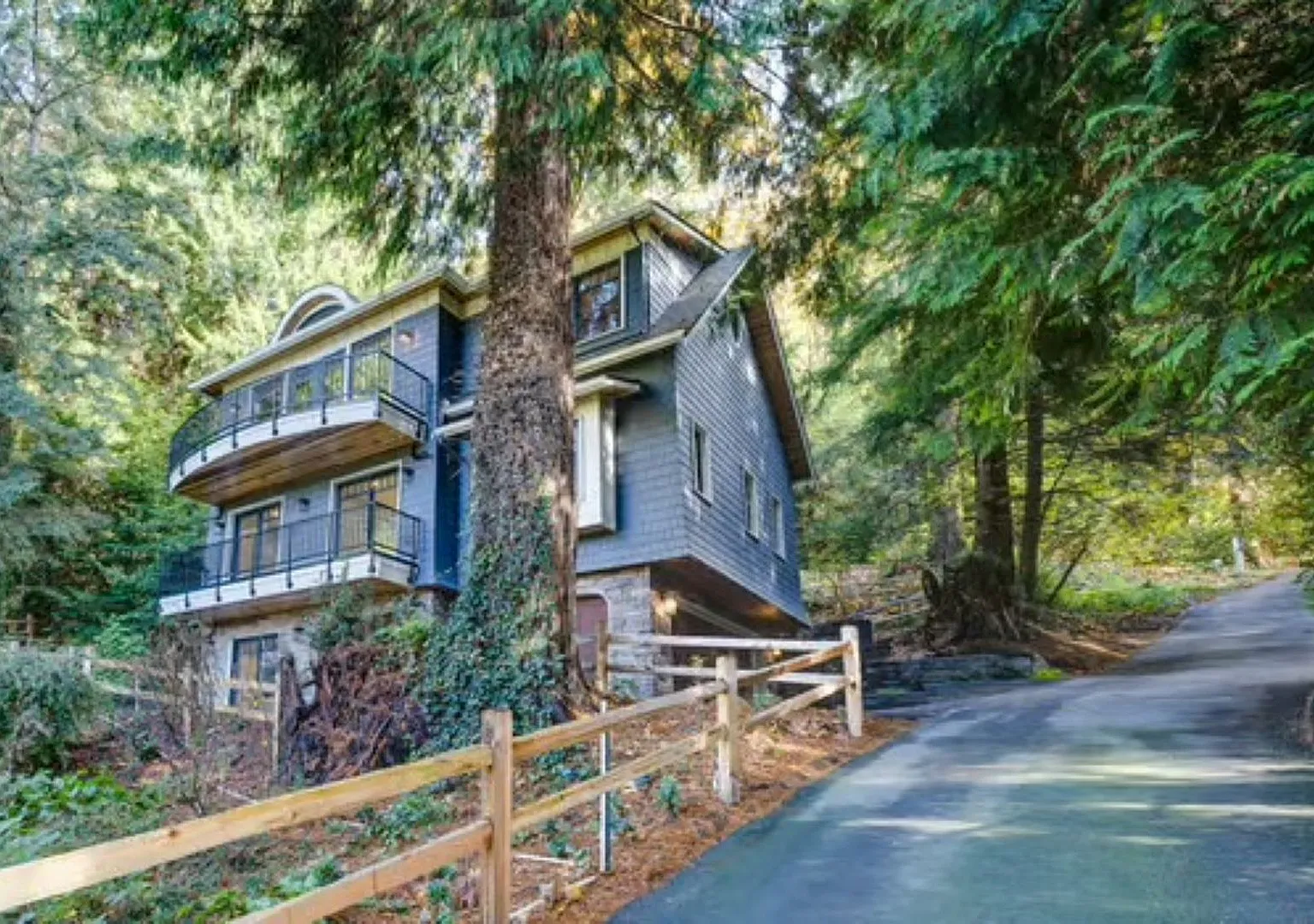 3Bd/3.5Ba Kirkland Home — Photo 1