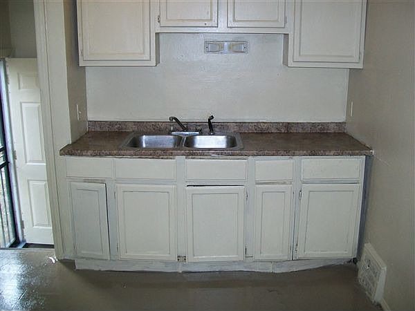 2nd image of 18205 Evergreen Rd
