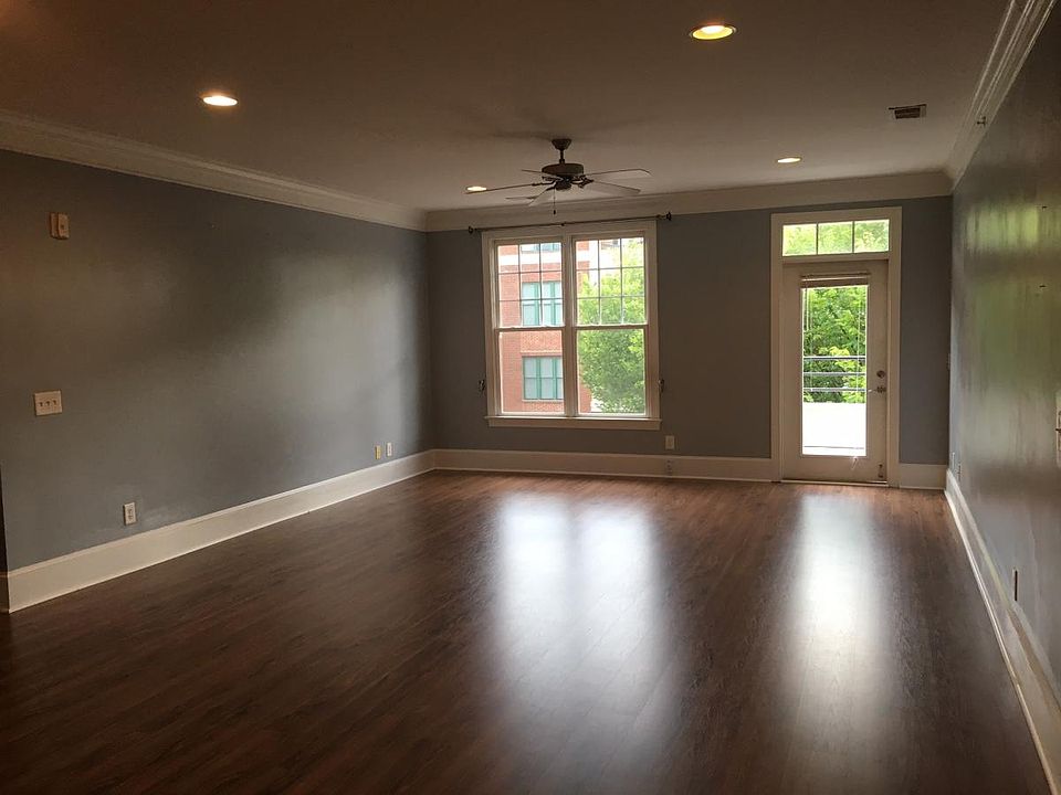 Spacious living room