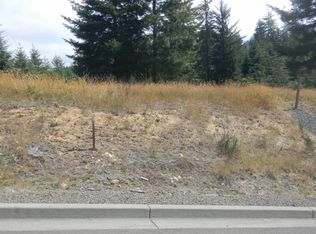 323 Providence Dr, Reedsport, OR 97467