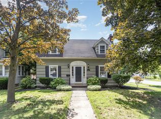 121 Burwell Rd, Rochester, NY 14617