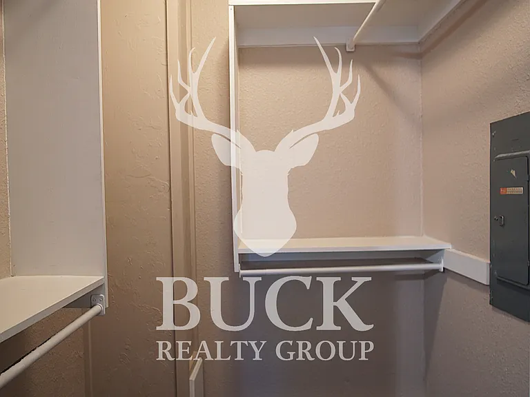 6803 Woodlake Dr — Photo 18