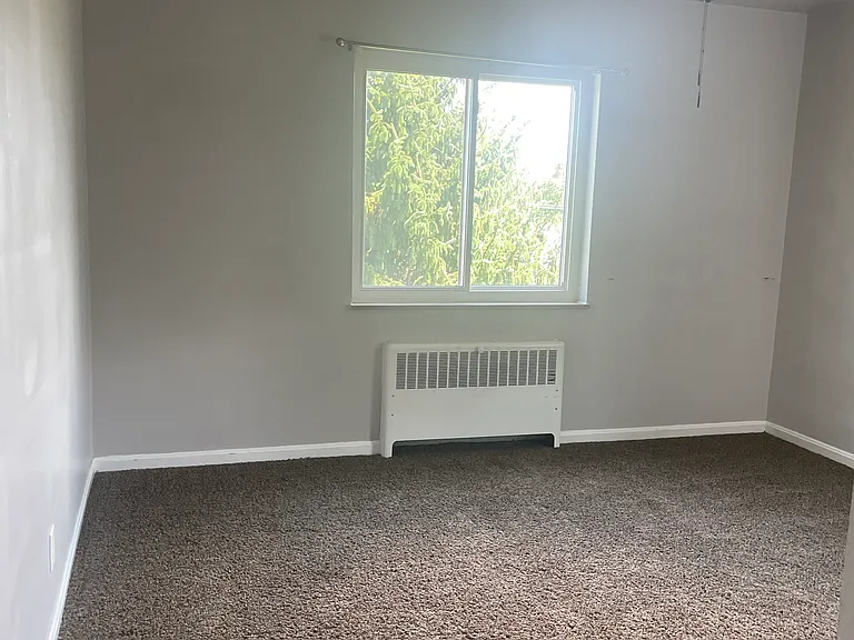 1727 Sutton Ave — Photo 8