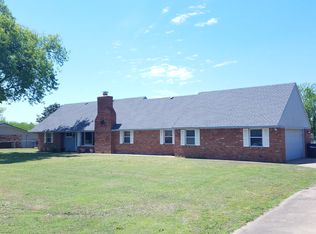 4102 Unruh Dr, Enid, OK 73703