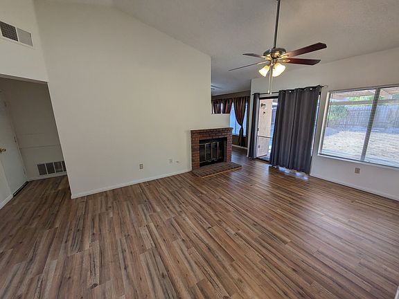 5th image of 859 Glenwood Dr
