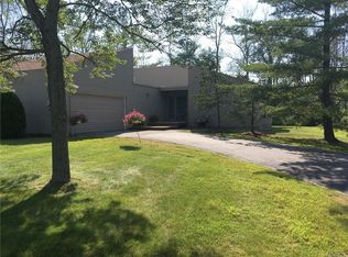 6296 Milleville Cir, Sanborn, NY 14132