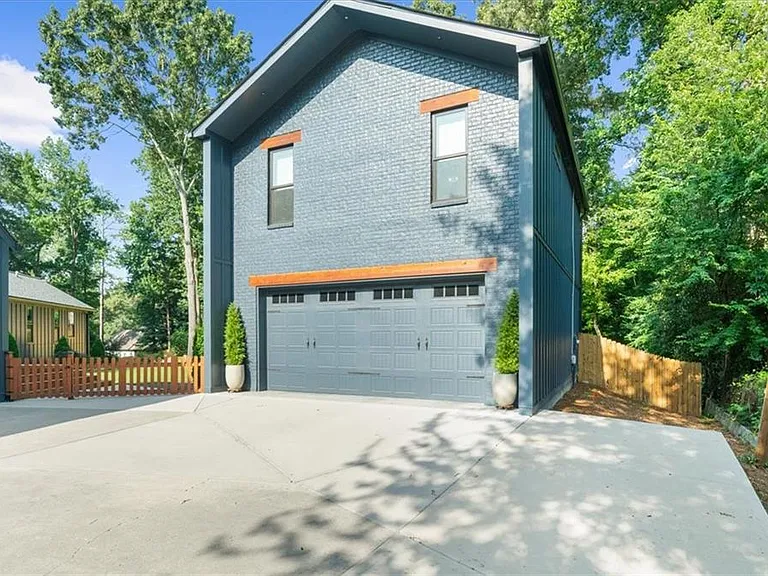 1871 Dyer Cir — Photo 48