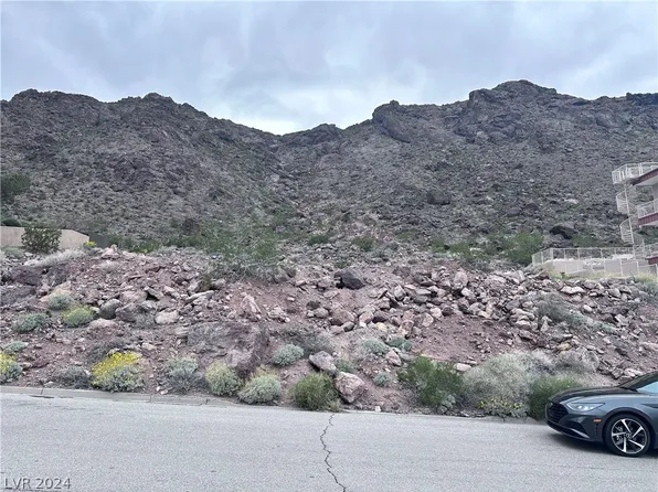 860 Robinson Ln, Boulder City, NV 89005