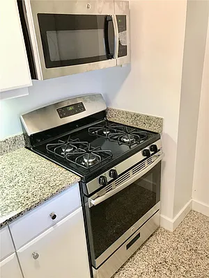 Rented by R New York | media 11