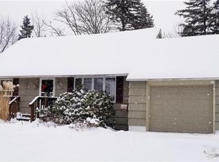 102 Patricia Ln, North Syracuse, NY 13212