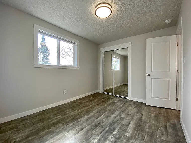 1033 Juneau St #1033 — Photo 6