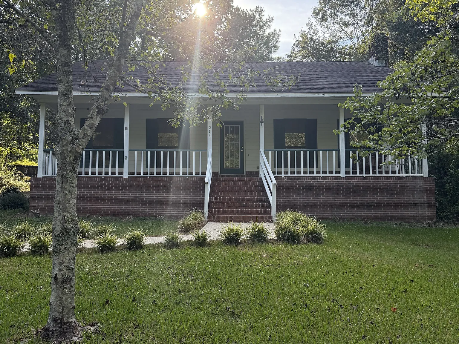 3 bed, 2.0 bath, $2,000 — Photo 2