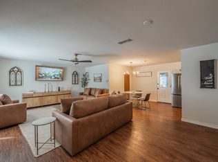 302 W Hale Ave, Decatur, TX 76234