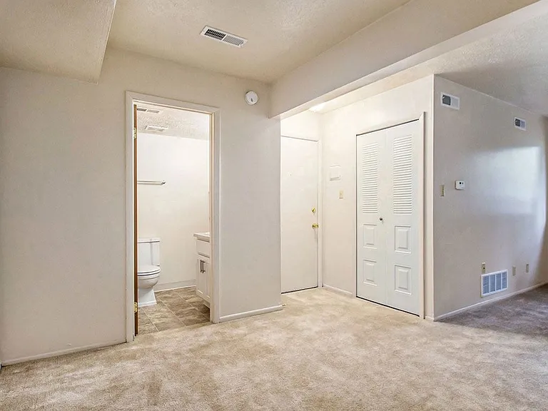 Normandy Village Apartments — Photo 29