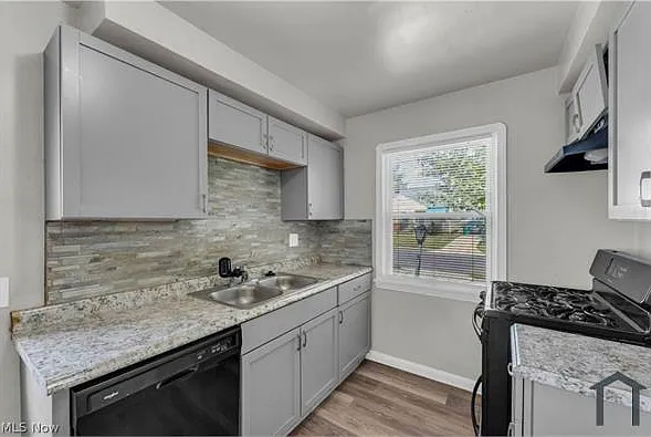 15902 Maplewood Ave — Photo 11